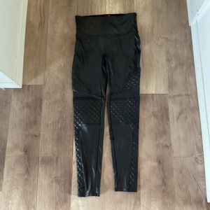 Spanx quilted puffer leggings Size M